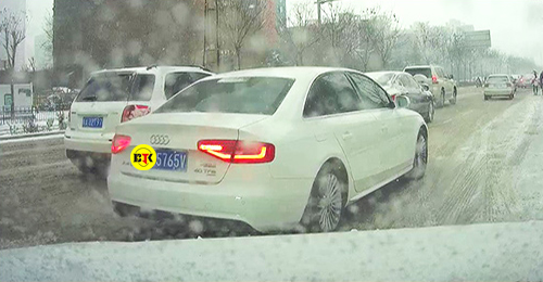 行车记录仪雪天拍摄
